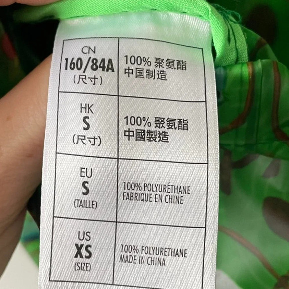 Disney Parks Enchanted Tiki Room Rain Jacket Exclusive NWT Size XS - Picture 8 of 8